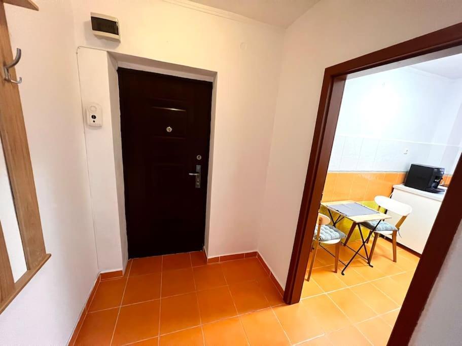 Piata Ovidiu 14 Lowcost Constanţa Exterior foto