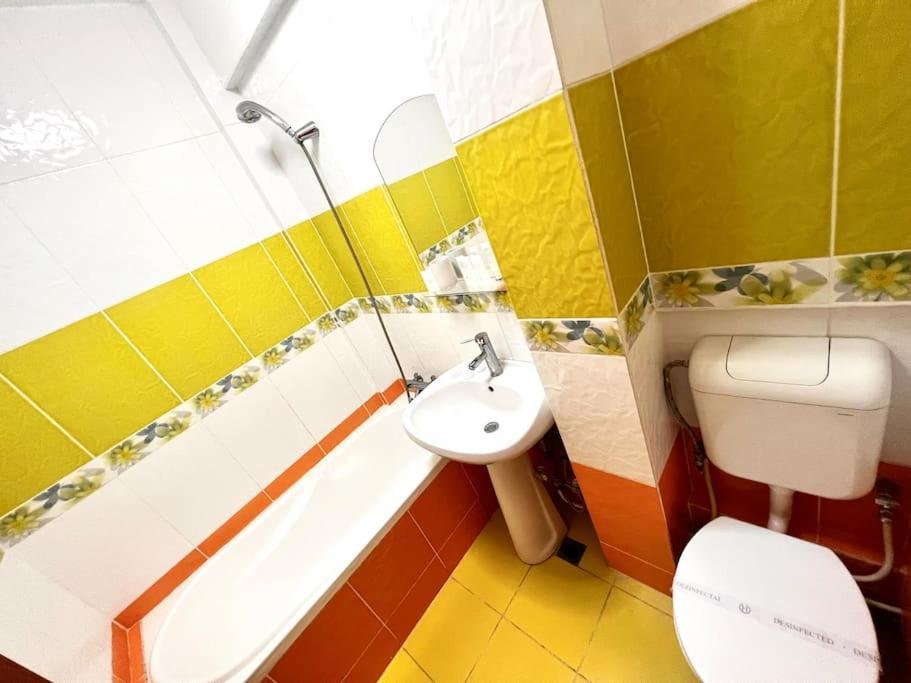 Piata Ovidiu 14 Lowcost Constanţa Exterior foto